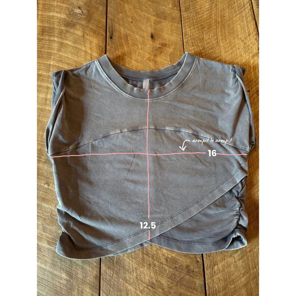 Free People Movement Women’s Hot Shot Crossover Gray Tee Size S | Ruched Hem NWT - Picture 4 of 14